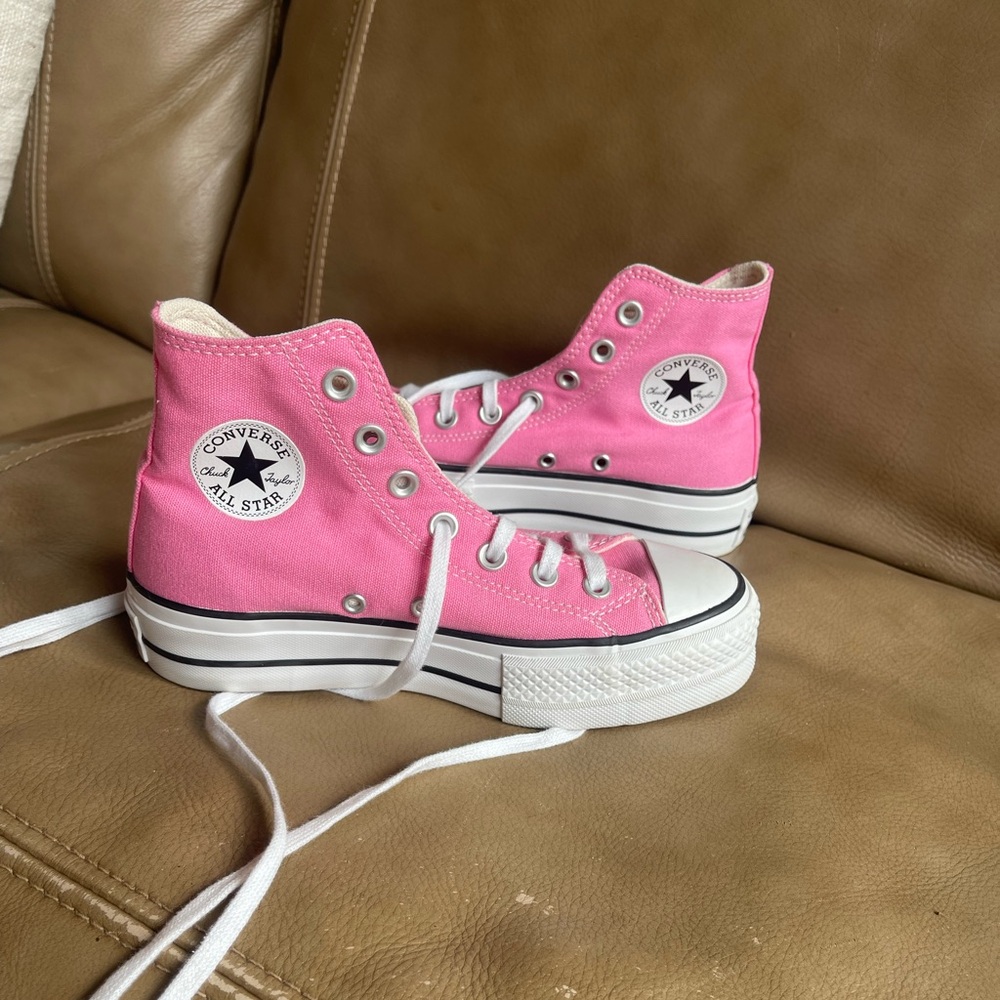 Converse Pink All Star Sneakers platform size 5, never worn